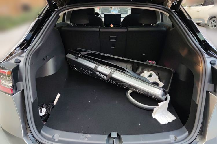 Used Tesla Model Y 2021 Long-Range All-Wheel-Drive Version 3D7 Trunk