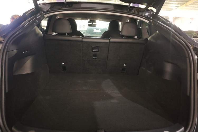 Used Tesla Model Y 2021 Long-Range All-Wheel-Drive Version Trunk