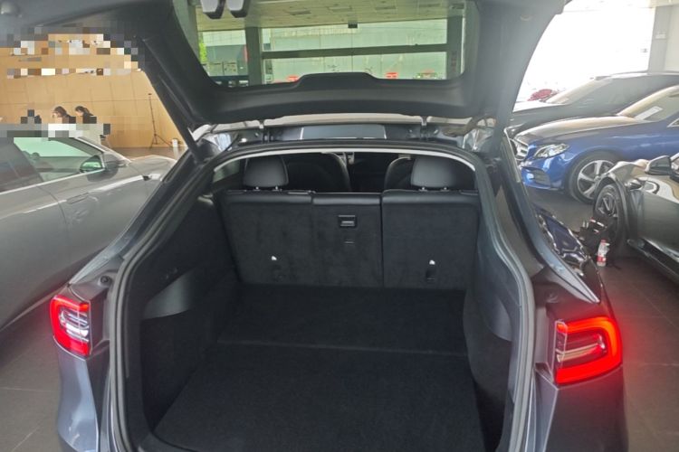 Used Tesla Model Y 2021 Long-Range All-Wheel-Drive Version Trunk