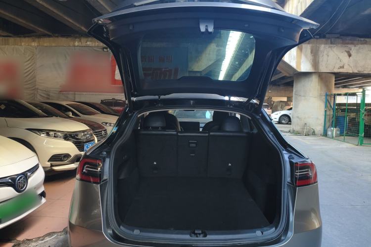 Used Tesla Model Y 2021 Standard Range Rear-Wheel Drive Version Trunk