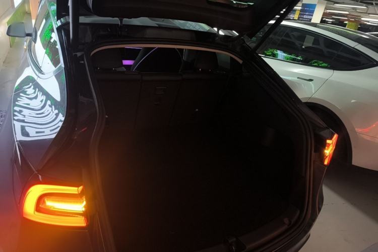 Used Tesla Model Y 2021 Performance High-Performance All-Wheel-Drive Version Trunk