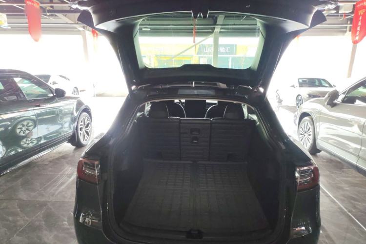 Used Tesla Model Y 2021 Standard Range Rear-Wheel Drive Version Trunk