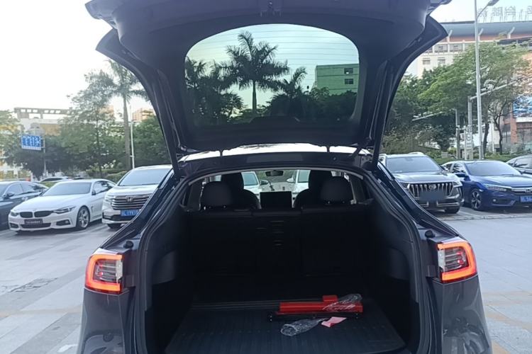 Used Tesla Model Y 2021 Long-Range All-Wheel-Drive Version 3D7 Trunk