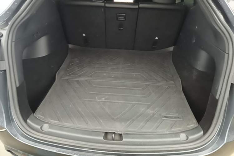 Used Tesla Model Y 2021 Long-Range All-Wheel-Drive Version 3D7 Trunk