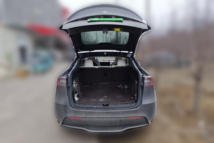 Used Tesla Model Y 2021 Long-Range All-Wheel-Drive Version 3D7 Trunk
