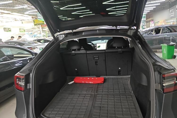 Used Tesla Model Y 2021 Long-Range All-Wheel-Drive Version 3D7 Trunk