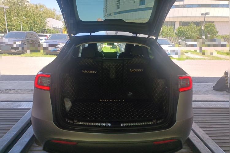 Used Tesla Model Y 2021 Standard Range Rear-Wheel Drive Version Trunk