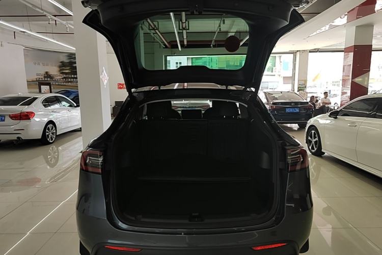 Used Tesla Model Y 2021 Long-Range All-Wheel-Drive Version 3D7 Trunk
