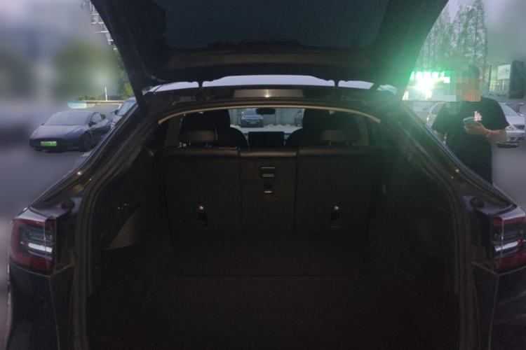 Used Tesla Model Y 2021 Standard Range Rear-Wheel Drive Version Trunk