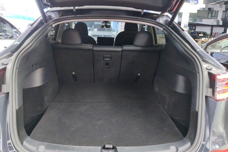 Used Tesla Model Y 2021 Standard Range Rear-Wheel Drive Version Trunk