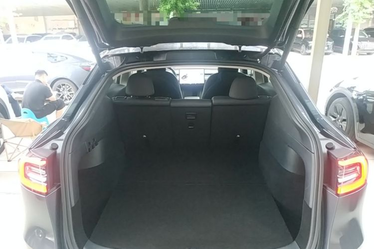 Used Tesla Model Y 2021 Long-Range All-Wheel-Drive Version Trunk