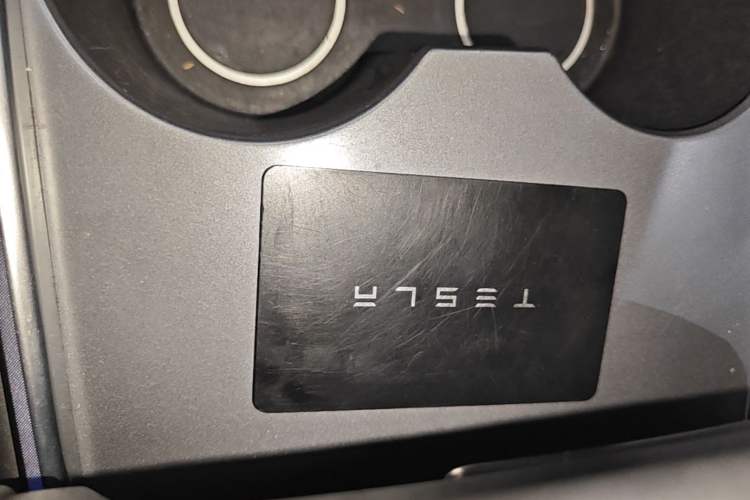Used Tesla Model Y 2021 Standard Range Rear-Wheel Drive Version Vehicle Key
