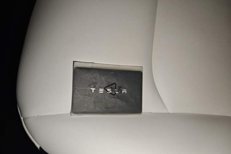 Used Tesla Model Y 2021 Long-Range All-Wheel-Drive Version Vehicle Key