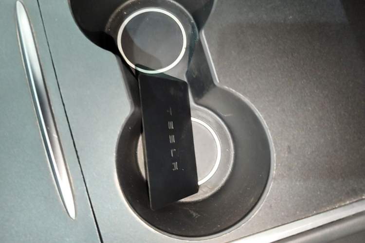 Used Tesla Model Y 2021 Long-Range All-Wheel-Drive Version 3D7 Vehicle Key