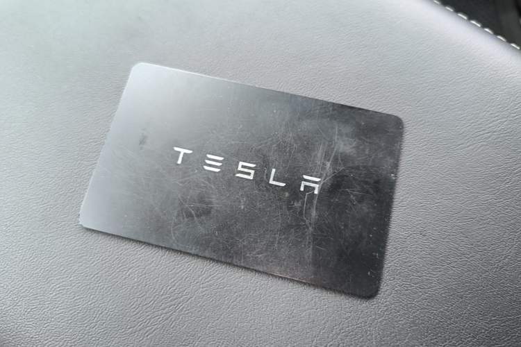Used Tesla Model Y 2021 Long-Range All-Wheel-Drive Version Vehicle Key