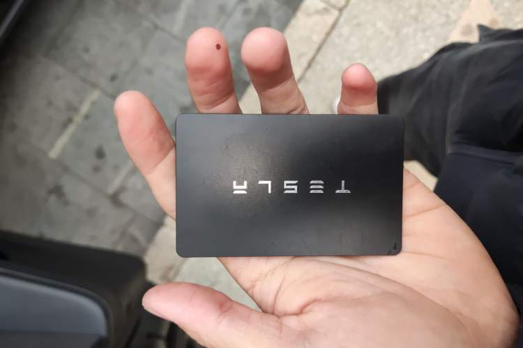 Used Tesla Model Y 2021 Long-Range All-Wheel-Drive Version 3D7 Vehicle Key