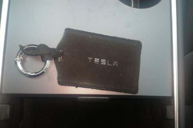 Used Tesla Model Y 2021 Long-Range All-Wheel-Drive Version Vehicle Key