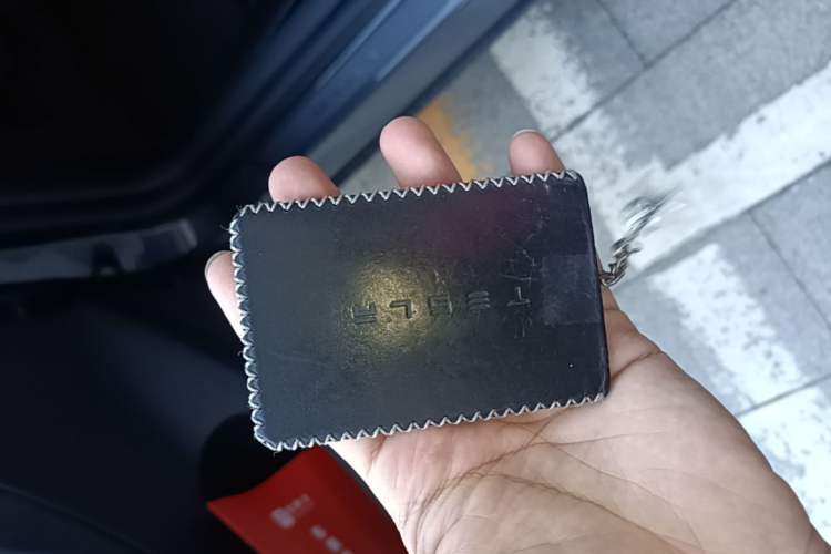 Used Tesla Model Y 2021 Long-Range All-Wheel-Drive Version 3D7 Vehicle Key