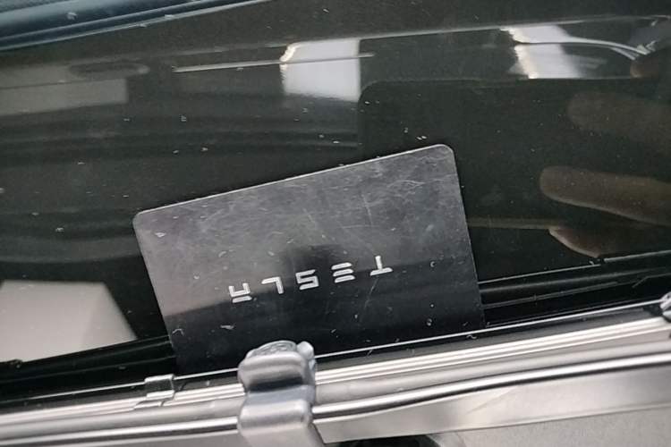Used Tesla Model Y 2021 Long-Range All-Wheel-Drive Version Vehicle Key
