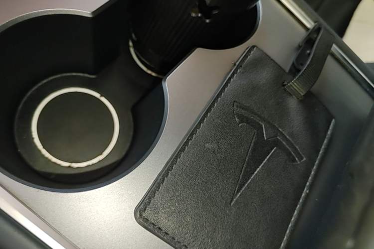 Used Tesla Model Y 2021 Long-Range All-Wheel-Drive Version Vehicle Key