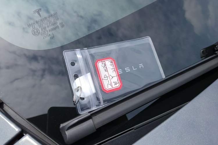 Used Tesla Model Y 2021 Long-Range All-Wheel-Drive Version Vehicle Key