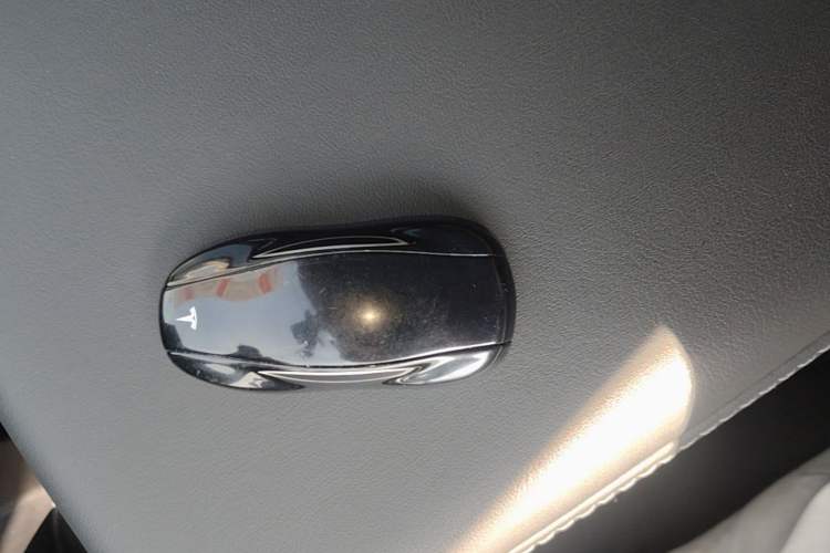 Used Tesla Model Y 2021 Standard Range Rear-Wheel Drive Version Vehicle Key