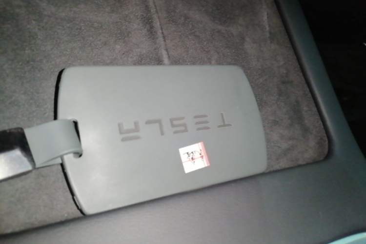 Used Tesla Model Y 2021 Long-Range All-Wheel-Drive Version 3D7 Vehicle Key