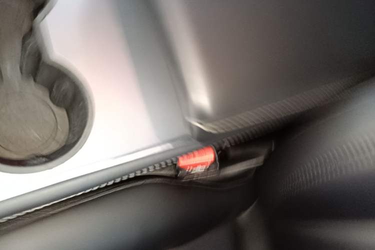 Used Tesla Model Y 2021 Long-Range All-Wheel-Drive Version Vehicle Key