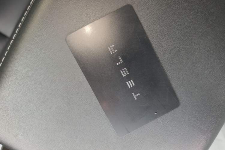 Used Tesla Model Y 2021 Long-Range All-Wheel-Drive Version Vehicle Key