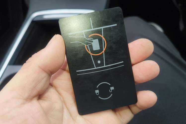 Used Tesla Model Y 2021 Long-Range All-Wheel-Drive Version Vehicle Key