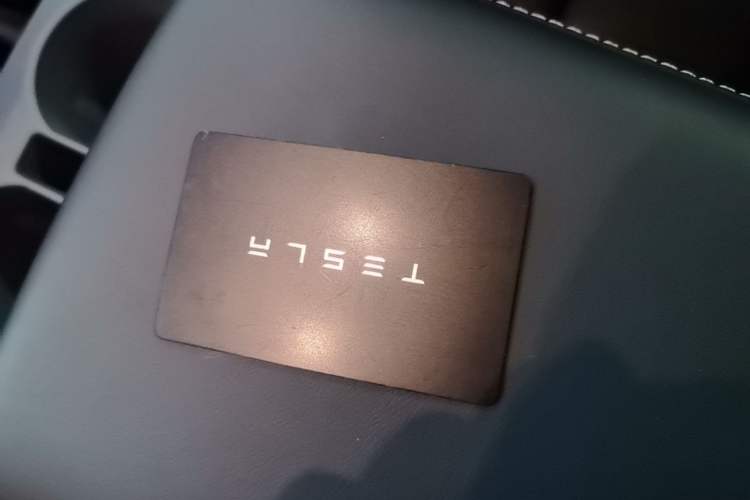 Used Tesla Model Y 2021 Standard Range Rear-Wheel Drive Version Vehicle Key