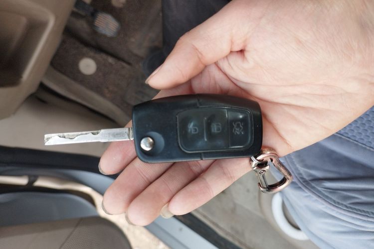Used Tesla Model Y 2021 Long-Range All-Wheel-Drive Version Vehicle Key