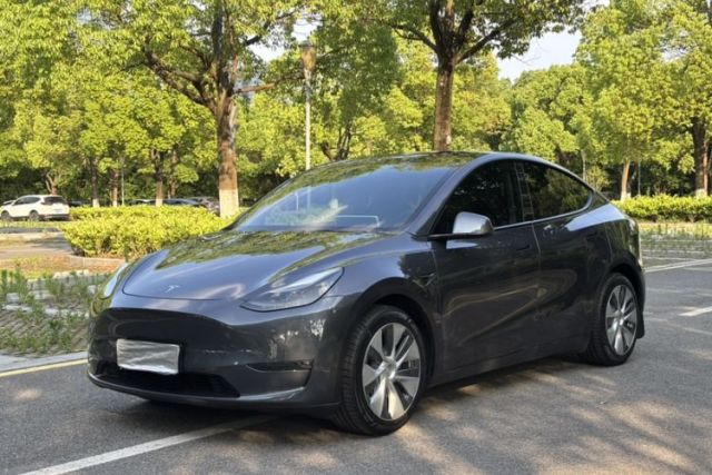 Used Tesla Model Y 2021 Standard Range Rear-Wheel Drive Version