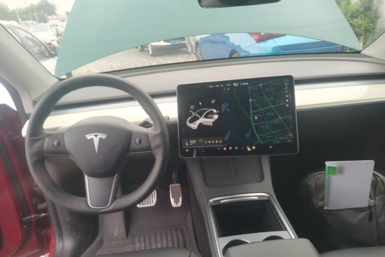 Used Tesla Model Y 2021 Long-Range All-Wheel-Drive Version Center Console