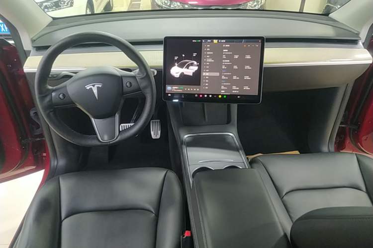Used Tesla Model Y 2021 Long-Range All-Wheel-Drive Version Center Console