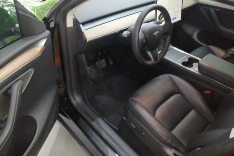 Used Tesla Model Y 2021 Long-Range All-Wheel-Drive Version 3D7 Driver Seat