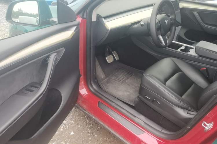 Used Tesla Model Y 2021 Long-Range All-Wheel-Drive Version Driver Seat