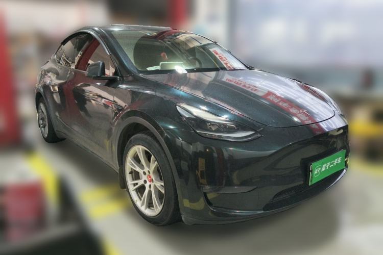 Used Tesla Model Y 2021 Standard Range Rear-Wheel Drive Version Front Right 45 Deg