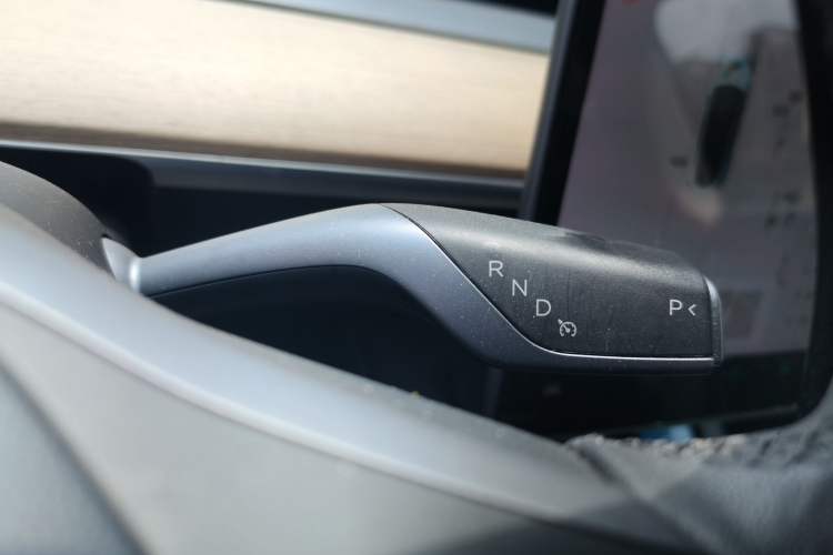 Used Tesla Model Y 2021 Long-Range All-Wheel-Drive Version Gear Lever