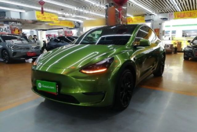 Used Tesla Model Y 2021 Long-Range All-Wheel-Drive Version 3D7