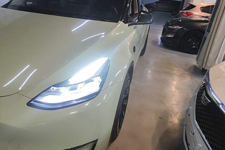Used Tesla Model Y 2021 Standard Range Rear-Wheel Drive Version Left Front Headlight