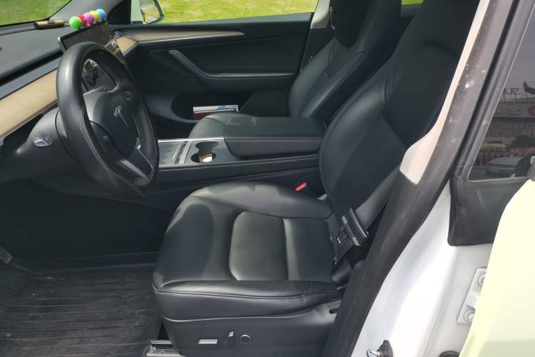Used Tesla Model Y 2021 Long-Range All-Wheel-Drive Version Left Front Seat