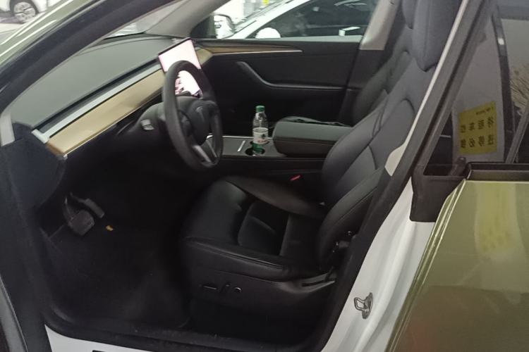 Used Tesla Model Y 2021 Long-Range All-Wheel-Drive Version Left Front Seat