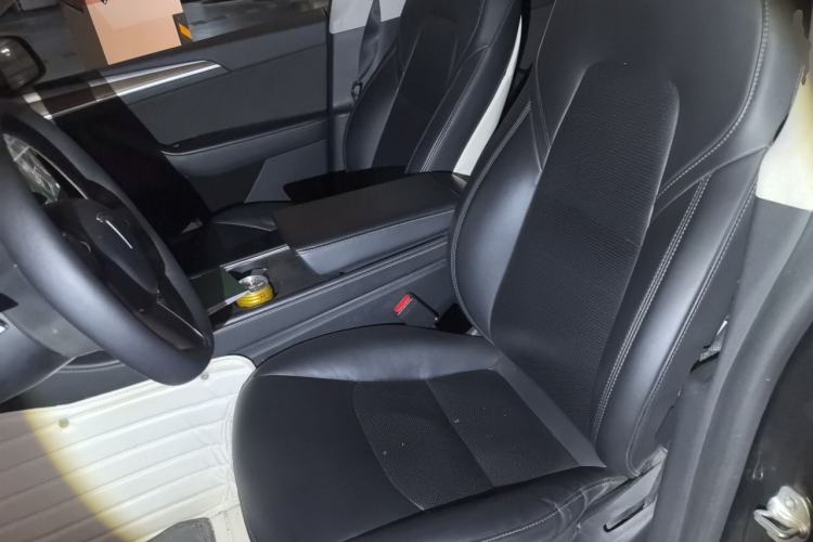 Used Tesla Model Y 2021 Standard Range Rear-Wheel Drive Version Left Front Seat