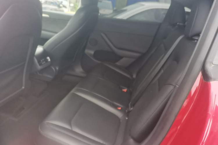 Used Tesla Model Y 2021 Long-Range All-Wheel-Drive Version Left Rear Seat