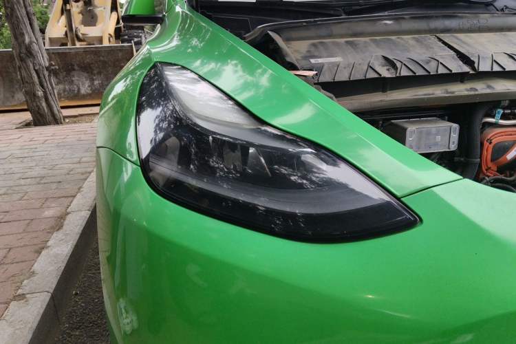 Used Tesla Model Y 2021 Standard Range Rear-Wheel Drive Version Right Front Headlight