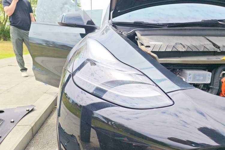 Used Tesla Model Y 2021 Standard Range Rear-Wheel Drive Version Right Front Headlight