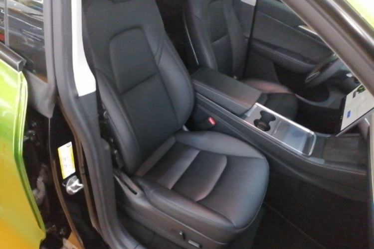 Used Tesla Model Y 2021 Long-Range All-Wheel-Drive Version 3D7 Right Front Seat