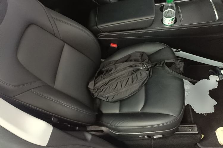 Used Tesla Model Y 2021 Long-Range All-Wheel-Drive Version Right Front Seat