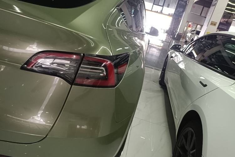 Used Tesla Model Y 2021 Long-Range All-Wheel-Drive Version Right Rear Taillight